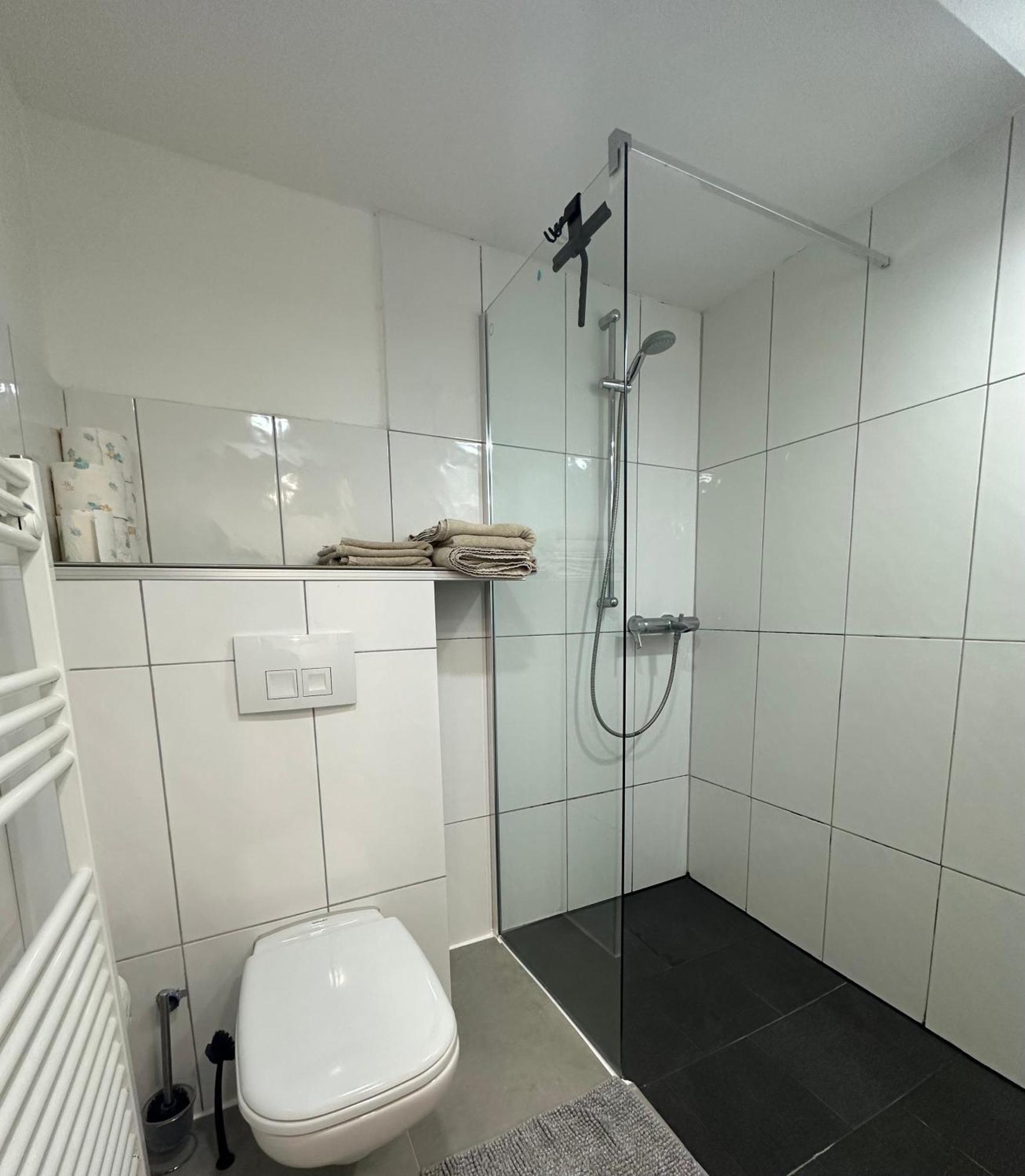 Charmante 2 Zimmer Souterrain ฮันโนเวอร์ ภายนอก รูปภาพ