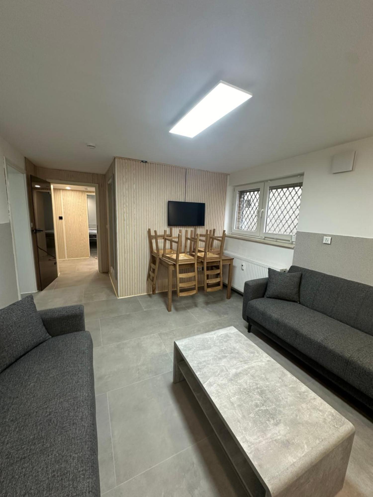 Charmante 2 Zimmer Souterrain ฮันโนเวอร์ ภายนอก รูปภาพ